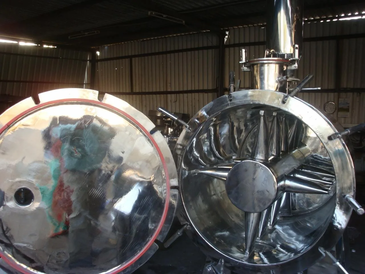 Mechotech RVPD Rotary Vacuum Paddle Dryer process flow — charging, vessel sealing and vacuum draw, jacketed paddle drying and discharge